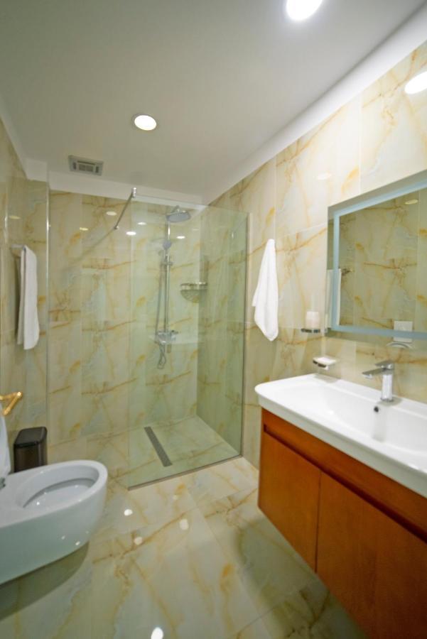 Nbt Hotel Reps Kukes Luaran gambar