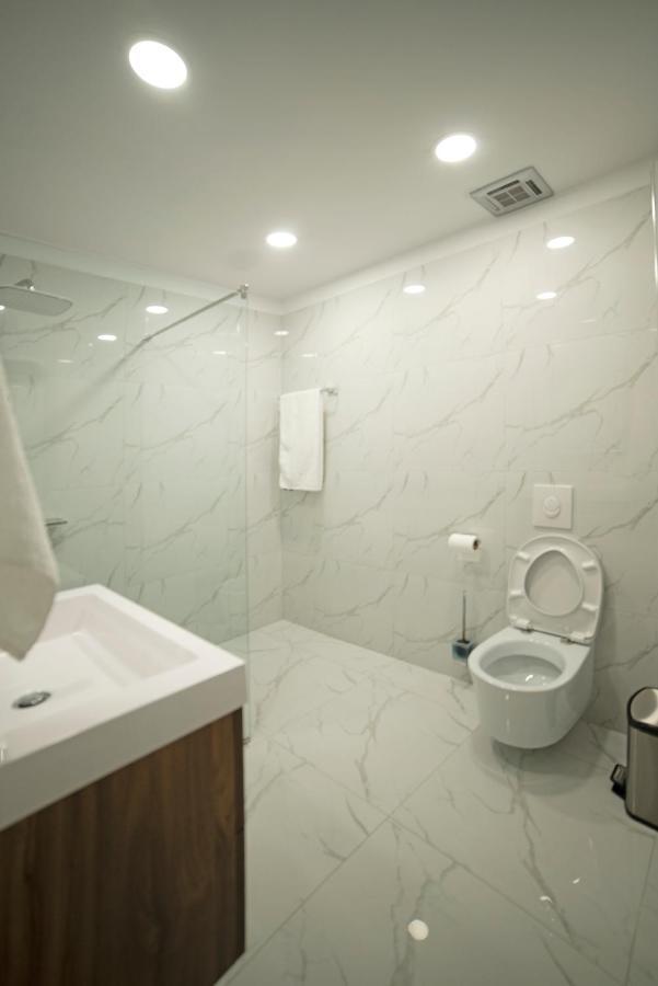 Nbt Hotel Reps Kukes Luaran gambar